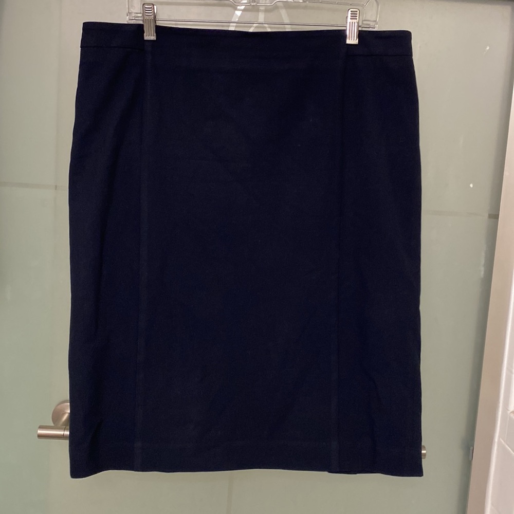 Ann Taylor size 14 black pencil skirt